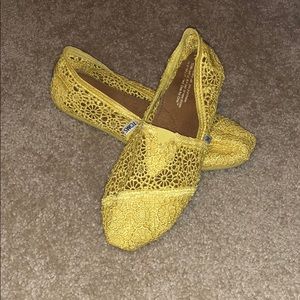 TOMS- yellow crochet/lace shoes